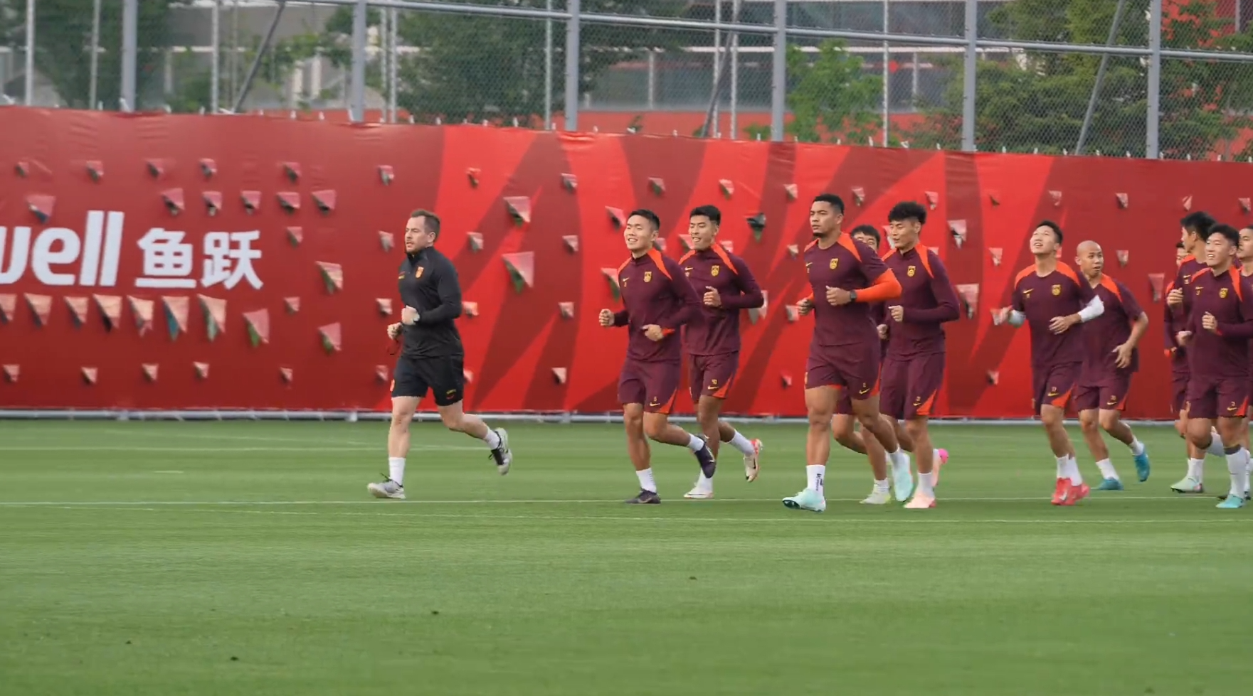 津媒：国足将与新帅签长约，10月温州热身或代理主帅指挥